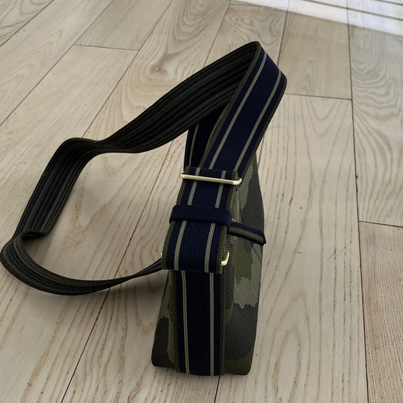 Rothy’s Camouflage Crossbody Bag - Picture 3 of 5